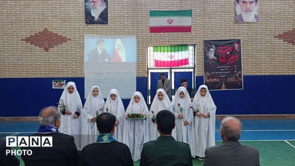 همایش بزرگ دانش‌آموزی «باید برخاست» مهربان
