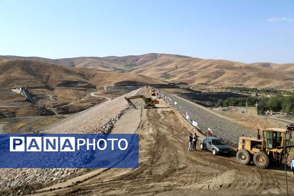 بازدید میدانی استاندار همدان از سد مخزنی خرم‌رود تویسرکان