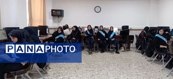 کارگاه آموزشی دانش‌آموزان سایبری در هنرستان سوره زنجان