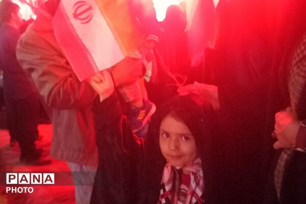 حضور مردم‌ نسیم‌شهر در سی هفتمین تجمع شبانه میدان‌ هفت‌تیر