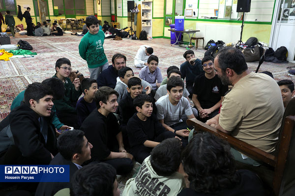اعتکاف دانش‌آموزی در مسجد جامع امام جعفر صادق(ع) اقدسیه