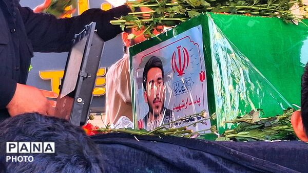 تشیع پیکر مطهر شهید پاسدار محمد صادق نظافتی در کاشمر 