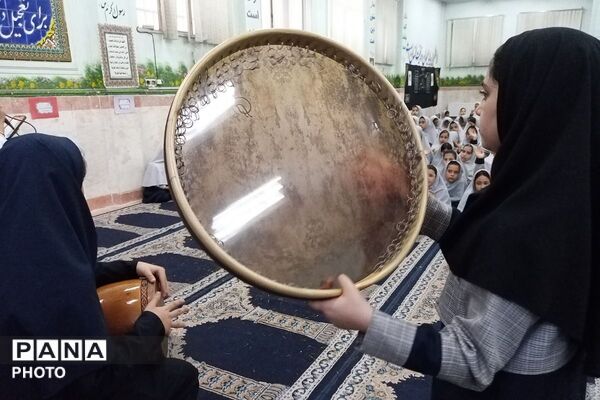 جشن میلاد حضرت زینب(س) در دبستان شهید آقچه‌لو رباط‌کریم