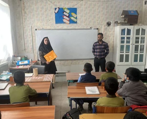 بازدید سرگروه‌های آموزشی از مدارس خاتم 