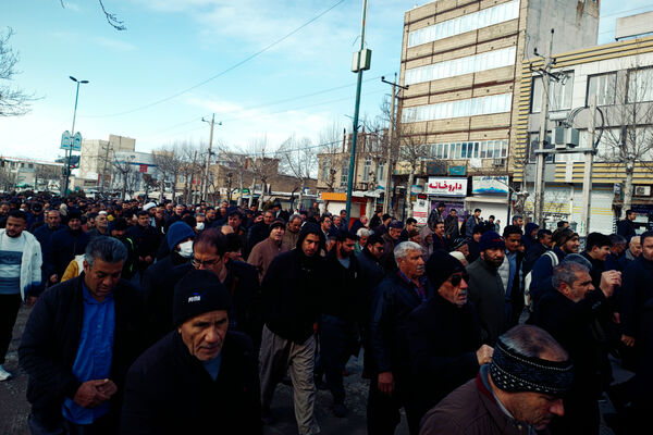 کامیاران در سالگرد پیروزی انقلاب غرق در شور و شکوه