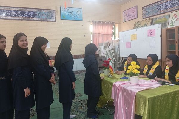 انتخاباتی با شکوه در دبیرستان نرجس یک