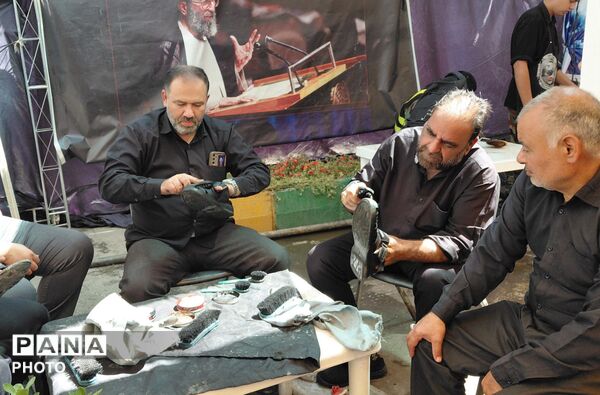 شهر مشهد در پوشش سیاه عزاداری
