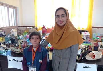 مراسم هفته پژوهش در دبستان پسرانه دلاوران صفادشت