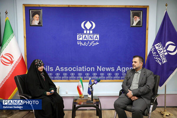 بازدید دبیر کمیسیون توسعه آموزش عمومی قرآن از نمایشگاه نوراوی اعتکاف