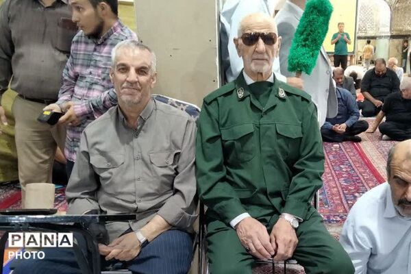  نماز جمعه در صحن مطهر امامزاده جعفرابن موسی الکاظم پیشوا