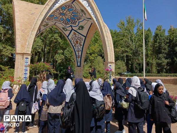بدرقه پرانرژی هفتمی‌ها؛ از مدرسه تا اردوگاه باغرود