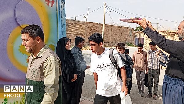 دانش‌آموزان جهادی شهرستان بن به استقبال سال تحصیلی جدید رفتند