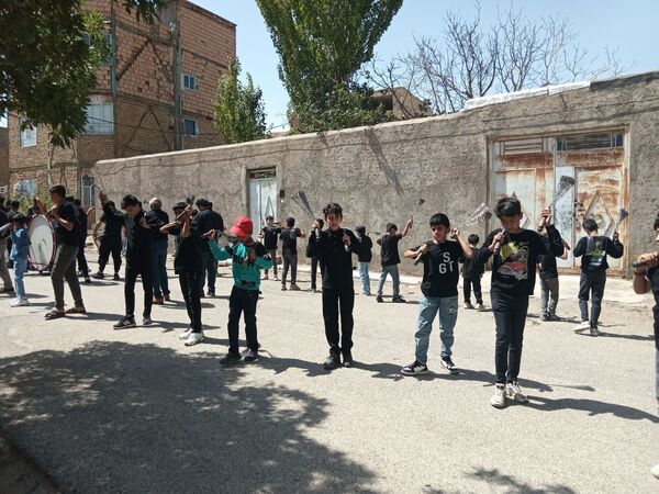 پیاده‌روی جاماندگان اربعین در شهر‌ رباطسنگ؛ دل‌هایی که از راه دور به کربلا رسیدند