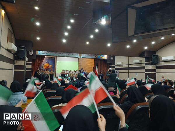 پژوهشگران جوان خرم‌آباد در آیین تجلیل جشنواره پژوهش‌سراها خوش درخشیدند