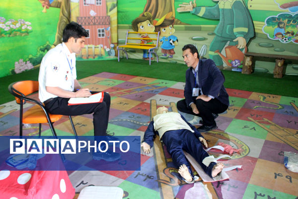 رقابت‌های مراقبین سلامت قم در بخش امداد و نجات