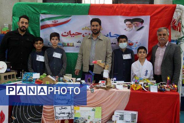 رونمایی از خلاقیت دانش‌آموزان؛ نمایشگاه جابر بن حیان در قیامدشت