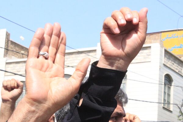 تشییعی که بهارستان را یکپارچه عزادار و مفتخر کرد
