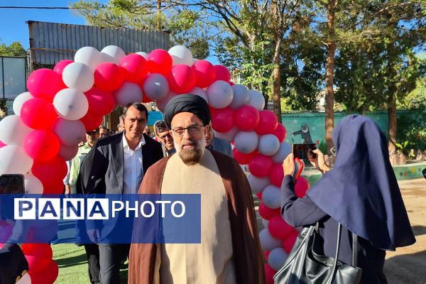 آیین نواختن زنگ ایثار و مقاومت در مدارس آباده