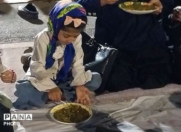 گرامیداشت چهلمین روز تدفین آقای شهید ایران و برگزاری مراسم شب شهادت امام حسن عسکری(ع) با حضور ۸۰۰ نفر