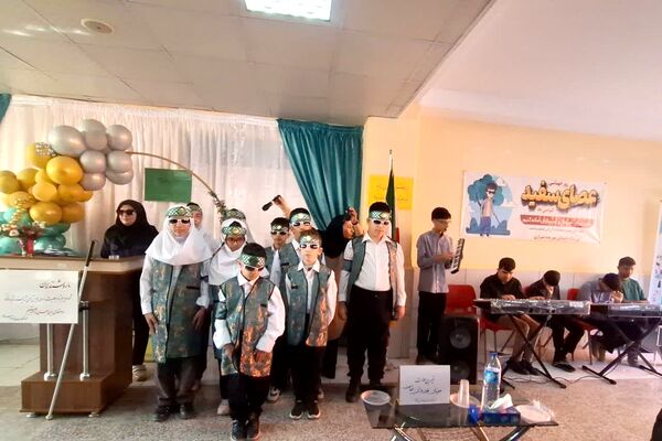 بزرگداشت روز عصای سفید در آموزشگاه شوریده شیرازی