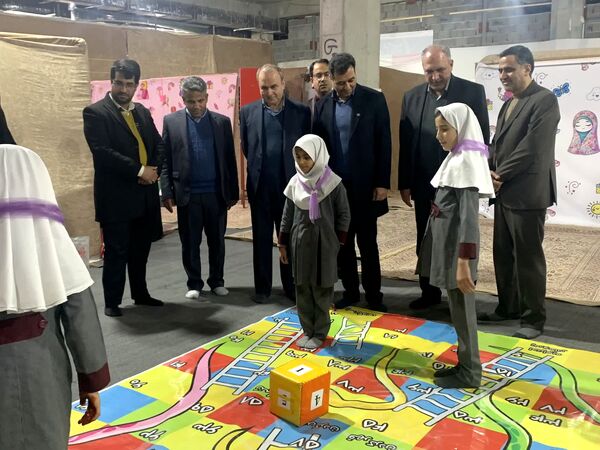 جشن تکلیف دانش آموزان دختر در حرم حضرت زینب (س)