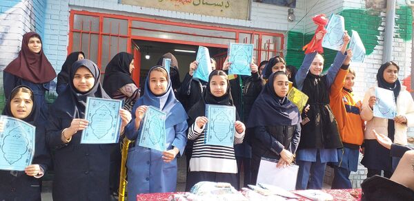 تقدیر از دانش آموزان برتر علمی، پرورشی، آموزشی و ورزشی در دبیرستان میثاق م