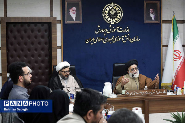 گردهمایی آموزشی مربیان و عوامل اجرایی عمره دانش‌آموزی