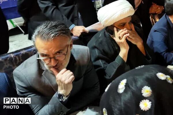 میز خدمت در خیابان 