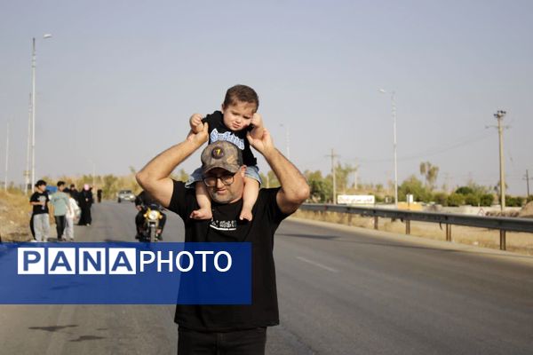 آیین پیاده‌روی جاماندگان اربعین در گچساران 