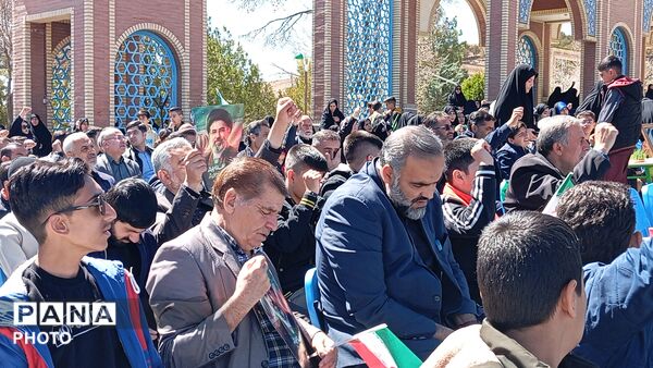 اجتماع باشکوه دانش‌آموزان چهارمحال و بختیاری در گلزار شهدای شهرکرد