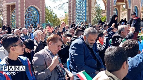 اجتماع باشکوه دانش‌آموزان چهارمحال و بختیاری در گلزار شهدای شهرکرد