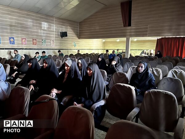  کارگاه خبرنویسی و روایتگری مجازی و عکاسی در کانون شهید مطهری ساوجبلاغ 