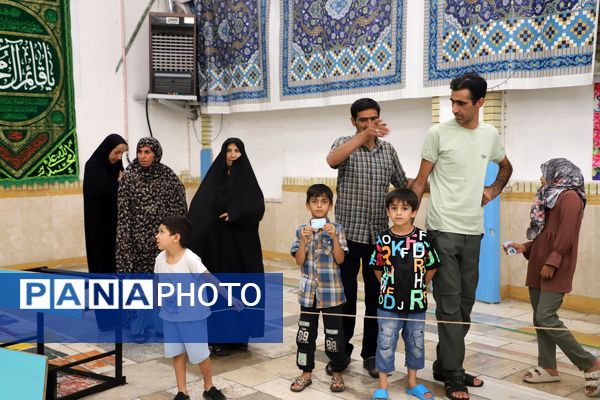 حضور پر شور مردم مشهد در چهاردهمین دوره انتخابات ریاست‌جمهوری 