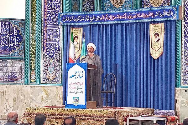 سخنرانی رئیس آموزش پرورش باشت در مراسم نماز جمعه به مناسبت هفته دفاع مقدس و آغاز سال تحصیلی