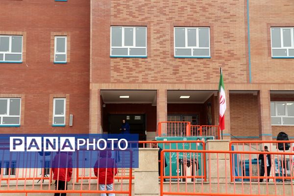 مدرسه با خنده‌های بچه‌ها افتتاح شد