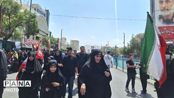 مشهد رنگ اربعین گرفت؛ روایت حضور عاشقانه مردم در خیابان امام رضا(ع)
