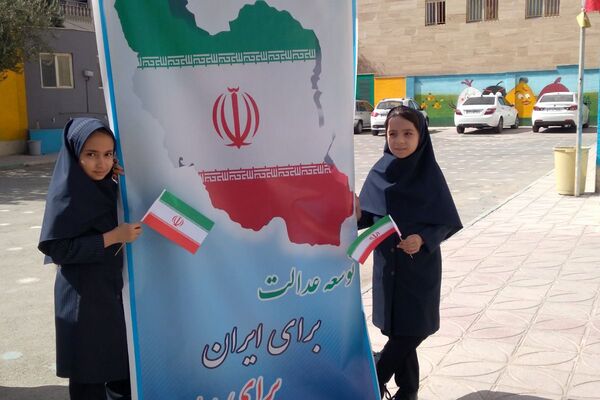 از غنچه های مدرسه تا شکوفه های مقاومت