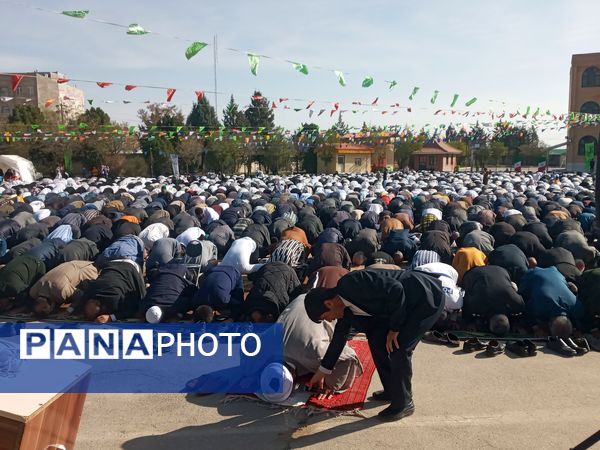 اقامه نماز عید فطر در شهرستان چناران