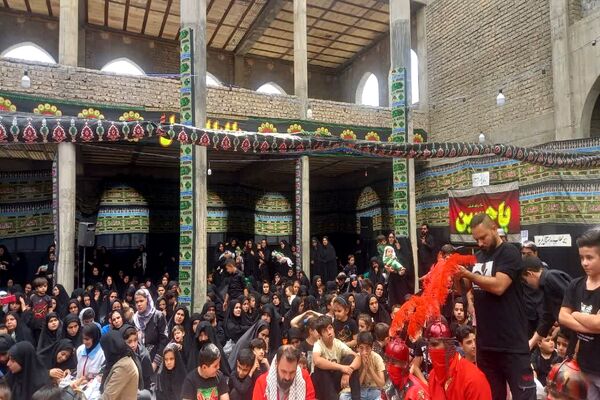 اجتماع بزرگ شیرخوارگان حسینی در شهرستان فاروج 