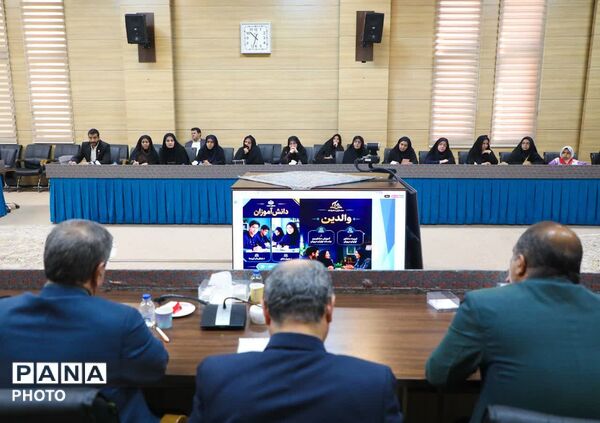 نشست شورای آموزش و پرورش یزد با حضور استاندار 