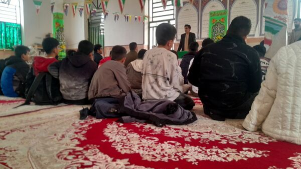 برگزاری مراسم  باشکوه ۲۲ بهمن و تجلیل از نفرات برتر روستای میرزآباد