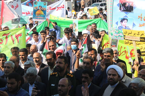راهپیمایی روز دانش‌آموز در شهرستان بم