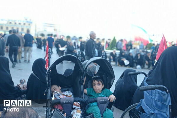 مشهد در سوگ؛ بدرقه باشکوه رهبر شهید انقلاب در جوار بارگاه رضوی/۲