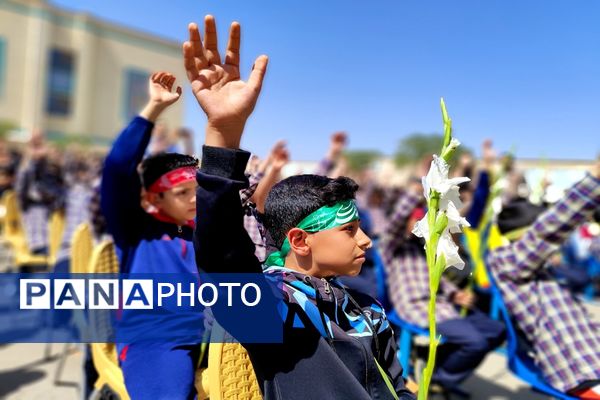 حضور پیکر شهید دانش‌آموز زینت بخش مدارس نجف‌آباد 