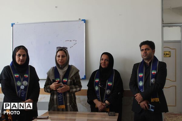 کارگاه آموزشی مدرسان پیشتاز و گردهمایی خبرنگاران پانا شهرستان فاروج با مسئولان سازمان دانش‌آموزی خراسان شمالی 