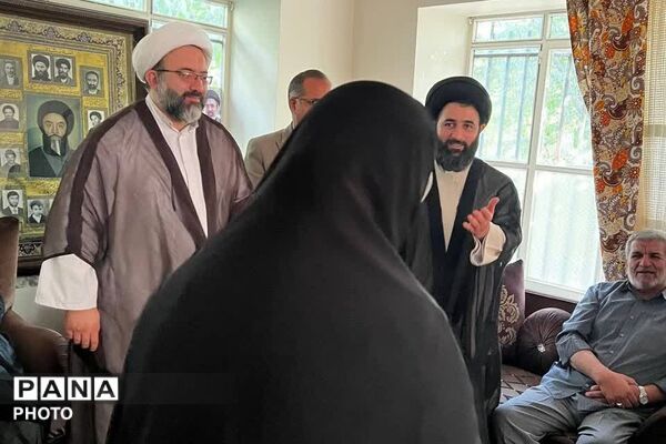 آیین تقدیر از اعضای ستاد نماز جمعه فیروزکوه با حضور مدیر دفتر نمایندگی شورای سیاست‌گذاری ائمه جمعه استان تهران