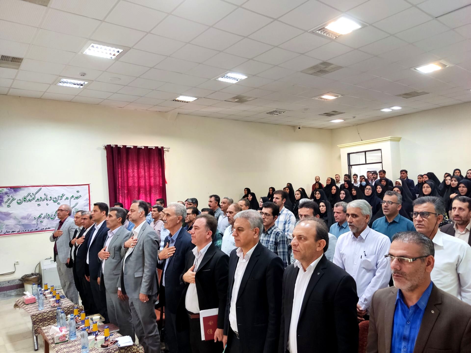 معاون وزیر آموزش و پرورش با مدیران مدارس شهرستان آبدانان دیدار کرد