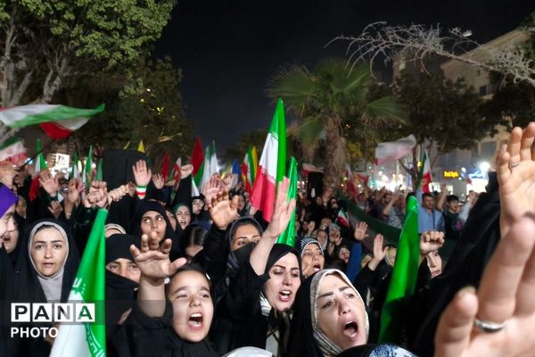 قرار شبانه مردم نسیم شهری در بهارستان دو