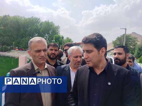 دیدار استاندار کردستان با خانواده شهدای حملات تروریستی رژیم صهیونیستی و بازدید از طرح‌های توسعه‌ای قروه