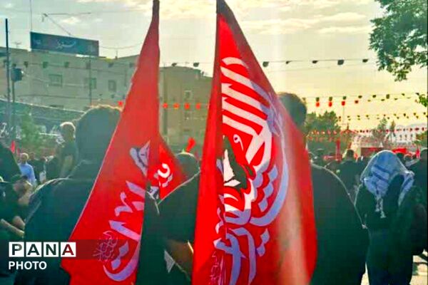 وداعی تاریخی در پایتخت ،پیکر رهبر انقلاب بر دوش ملت ایران
